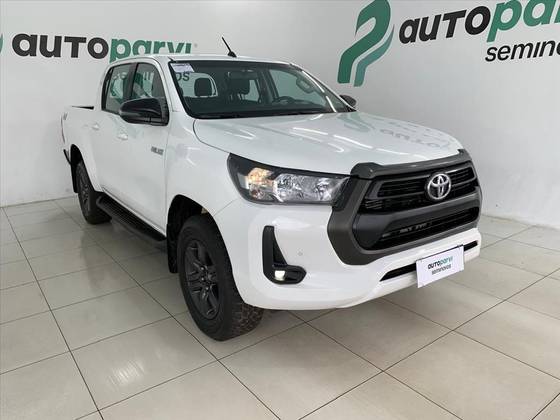 TOYOTA HILUX 2.8 D-4D TURBO DIESEL CD SR 4X4 AUTOMÁTICO TOYOTA HILUX 2.8 D-4D TURBO DIESEL CD SR 4X4 AUTOMÁTICO